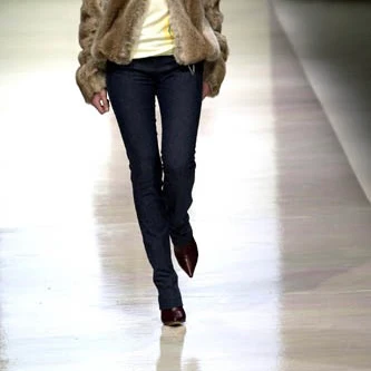 Chloé AW2001 Dark Wash Jeans - Image 5