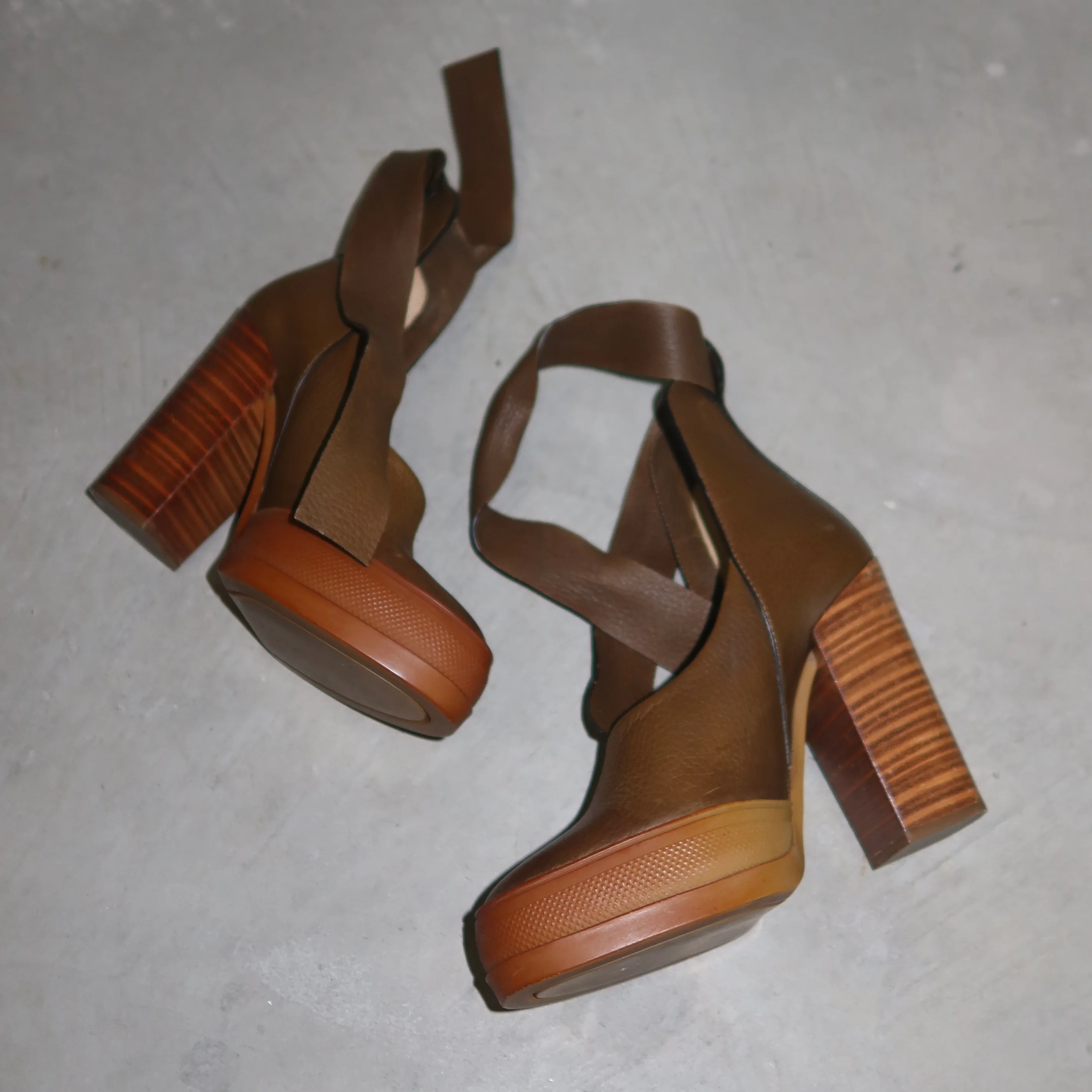 Chloé Pre-Fall 2014 Leather Wrap Heels (37.5) - Image 6