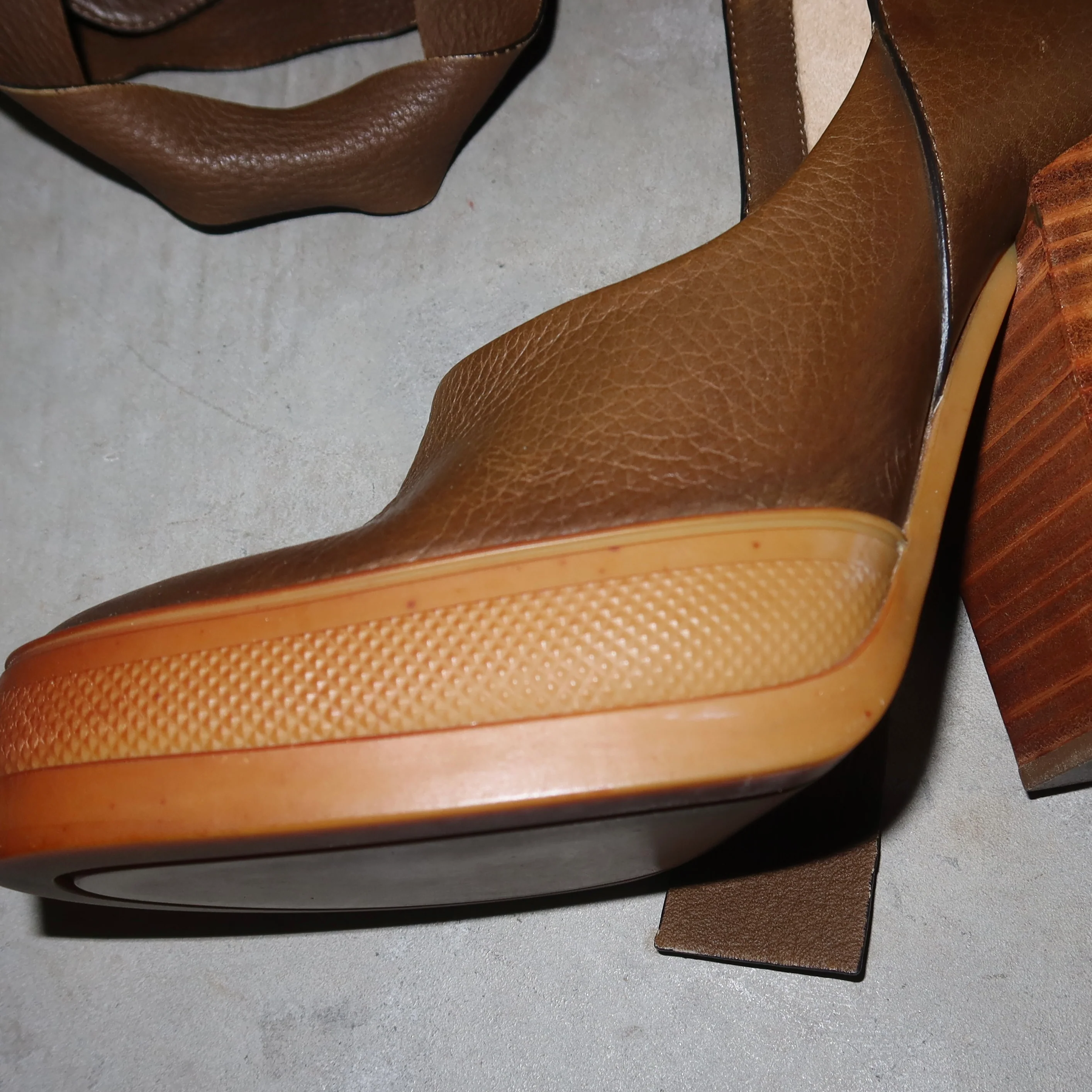 Chloé Pre-Fall 2014 Leather Wrap Heels (37.5) - Image 9
